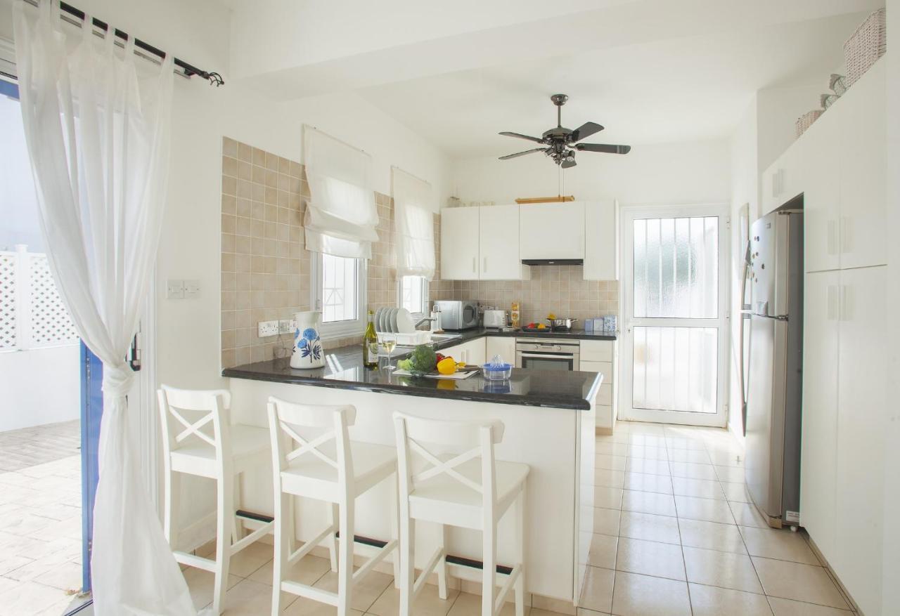 Mimoza Seafront Villa Protaras Exterior foto